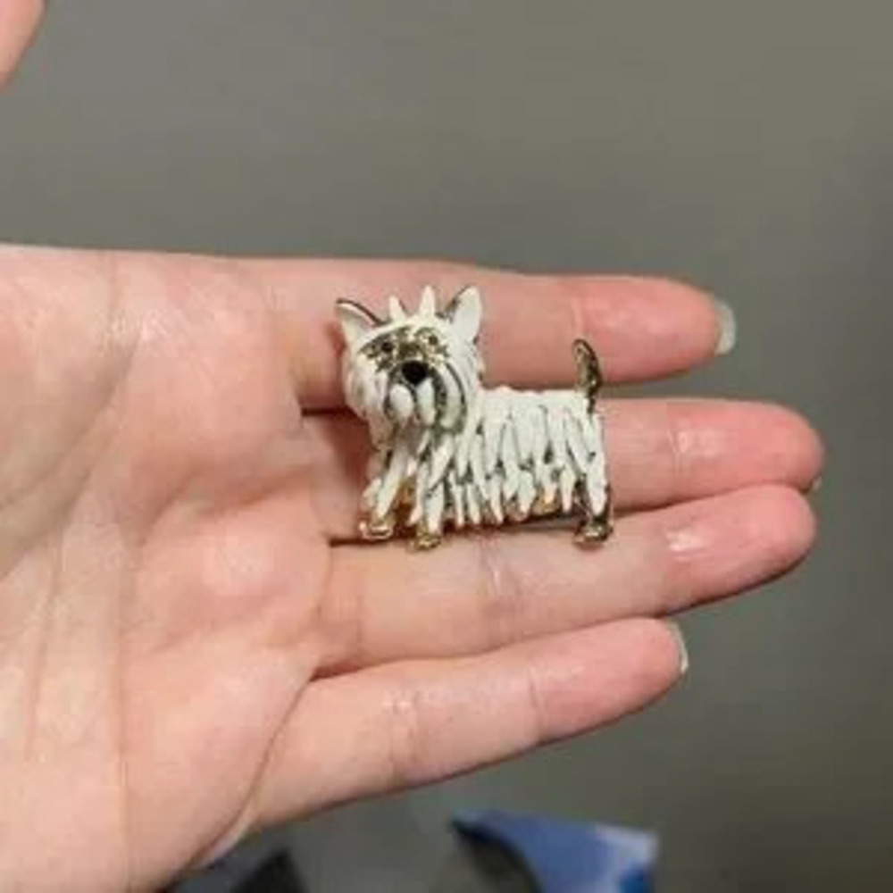 Classic Dog Brooch - Picture 2 of 3